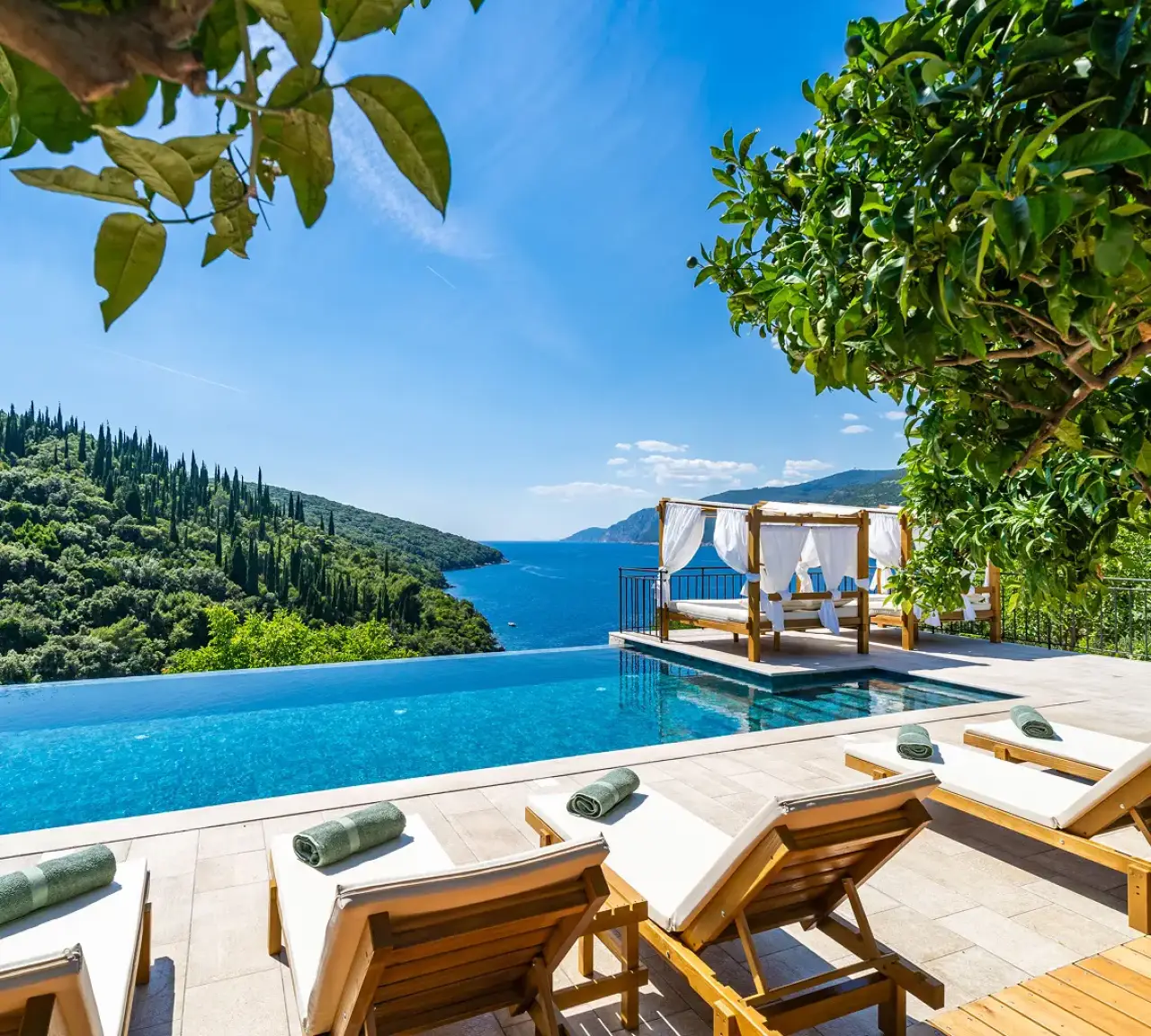 Privatna vila iz ponude VIP Holiday Bookera s bazenom i prostorom za odmor